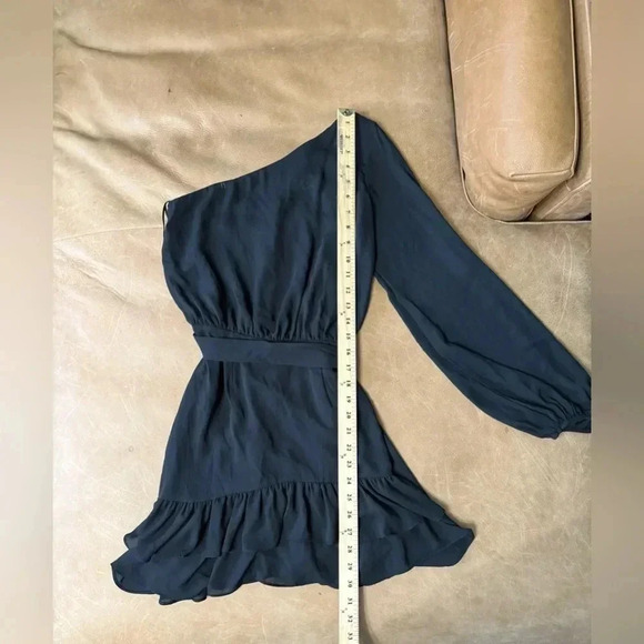 Krisa One Shoulder Ruffle Dress in Black Women’s Size XS - Picture 4 of 8